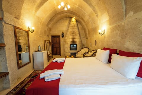 Deluxe Double Room | 1 bedroom, premium bedding, minibar, soundproofing