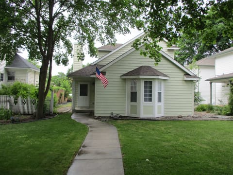 Front Yard (not fenced in)