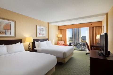 Premium bedding, in-room safe, desk, blackout drapes