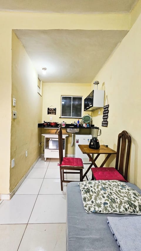 Kitnet | Private kitchen | Shared fridge, oven, coffee/tea maker, electric kettle