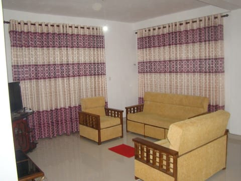 Family Room | Living area | Flat-screen TV