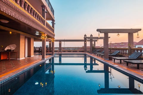 Outdoor pool, sun loungers