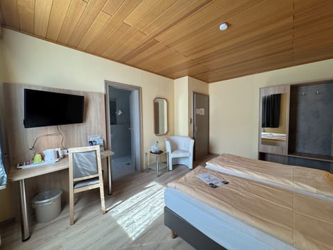 Double Room | In-room safe, desk, free WiFi