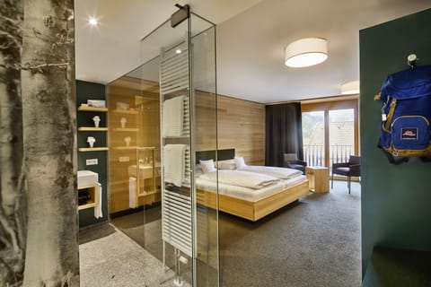 Deluxe Double Room, 1 King Bed, Non Smoking | In-room safe, desk, soundproofing, cribs/infant beds