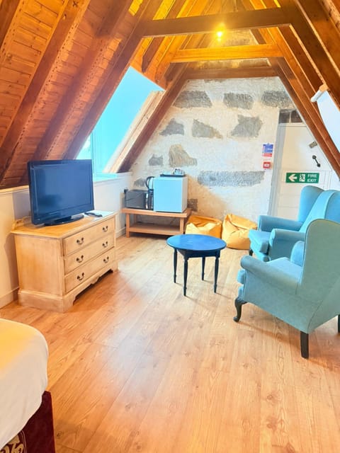 Deluxe Family of 5 Room | Room amenity