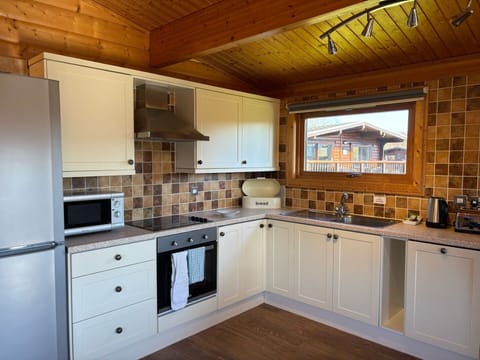 Classic Chalet | Private kitchen | Coffee/tea maker, electric kettle