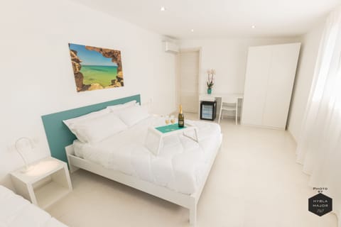 Triple Room, Ensuite, Tower | Desk, iron/ironing board, free WiFi, bed sheets