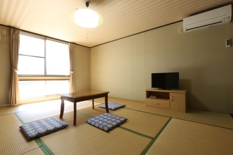 Desk, WiFi (free), bed sheets