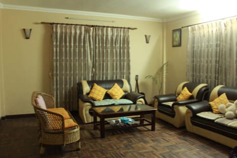 Apartment | Living area | Flat-screen TV