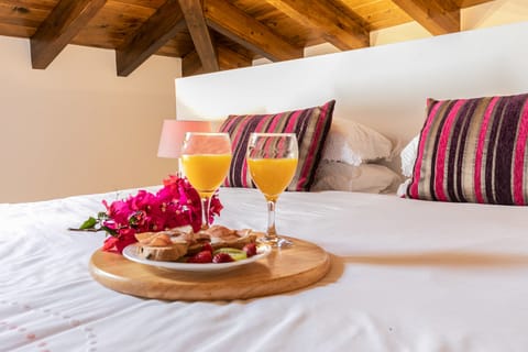 Deluxe Apartment, 2 Bedrooms | Individually decorated, individually furnished, iron/ironing board