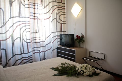 Desk, blackout drapes, free WiFi, bed sheets