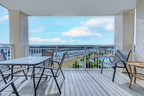 Living  area balcony