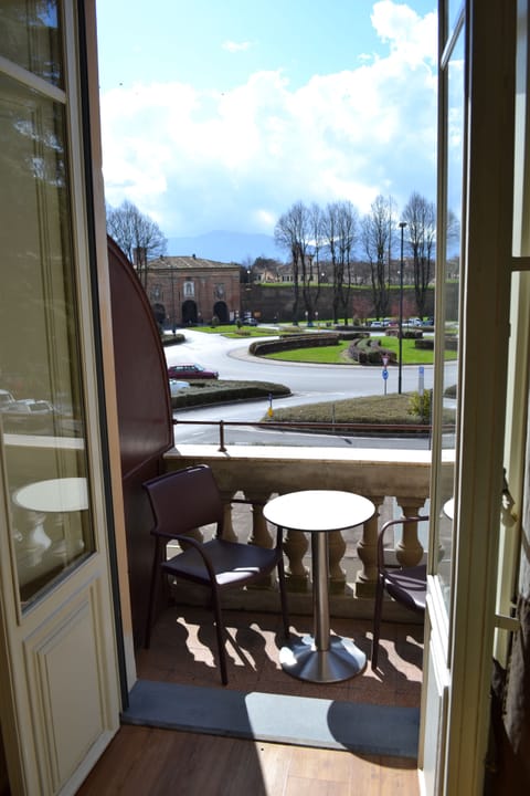 Comfort Room, Balcony, City View | Balcony