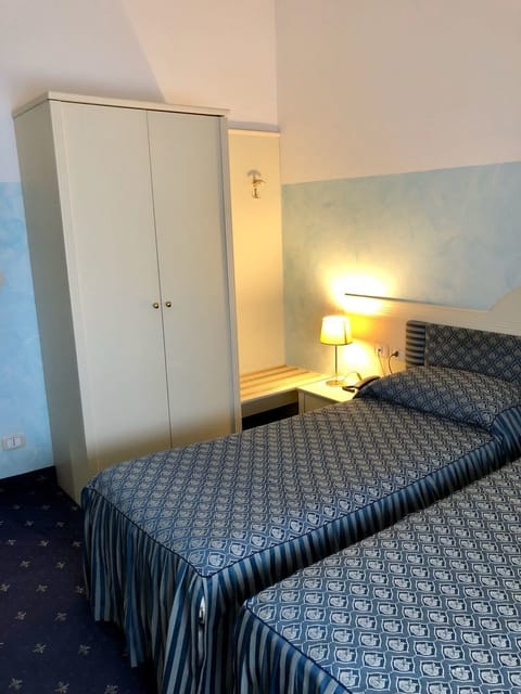 Classic Twin Room | Premium bedding, minibar, in-room safe, desk