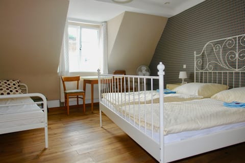 Double Room | Individually decorated, individually furnished, iron/ironing board