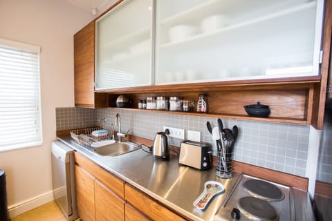 Laanhof 4 Studio Apartment | Private kitchenette | Microwave, oven, espresso maker, coffee/tea maker