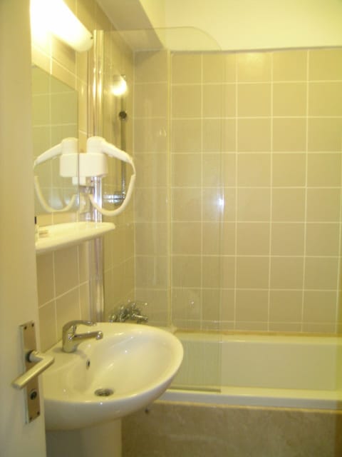 Free toiletries, hair dryer, bathrobes, slippers