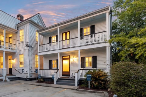 Cozy Charleston Cottage | Brandy Crusta