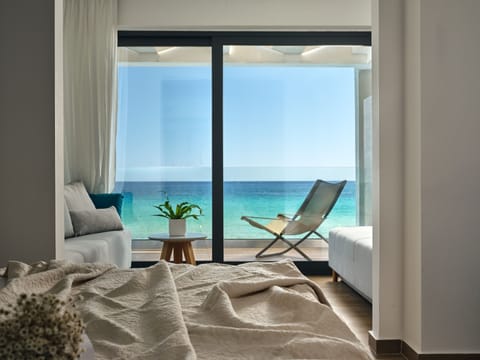 Seaside Suite with Panoramic Sea View | Egyptian cotton sheets, premium bedding, down comforters, pillowtop beds