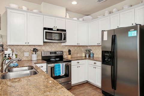 Fully stocked kitchen with all you'll need to cook family meals.