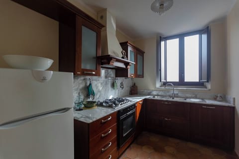 Deluxe Apartment, 1 Bedroom | Private kitchen