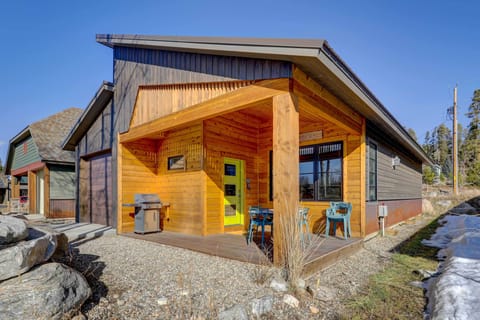 Grand Lake Vacation Rental | 3BR | 2BA | 1,072 Sq Ft | 1 Story
