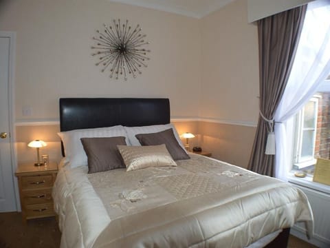 Standard Double Room, Ensuite (1st Floor) | Free WiFi, bed sheets