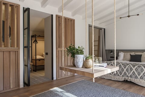 Deluxe Room | Premium bedding, minibar, in-room safe, soundproofing