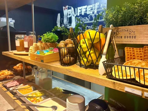 Daily buffet breakfast for a fee