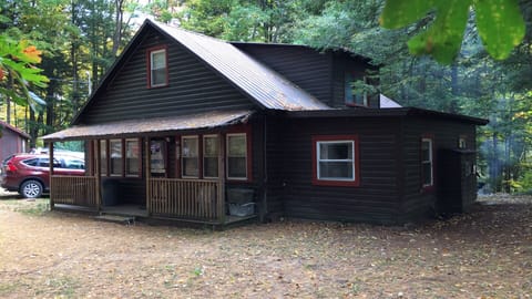 Quiet lake house, 7 miles from Lake George awaits your family, friends & fun!