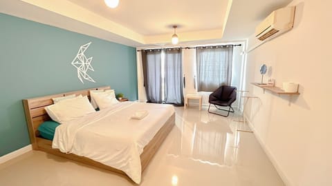 Standard Room with Shared Bathroom | WiFi (free), bed sheets