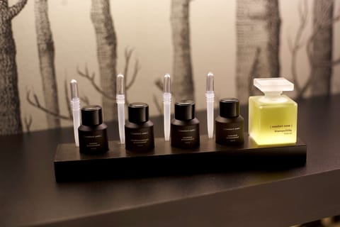 Couples treatment rooms, sauna, steam room, body treatments