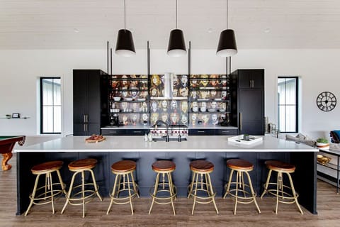 Bunk Bar and Counter Top - Walker Luxury Vacation Rentals