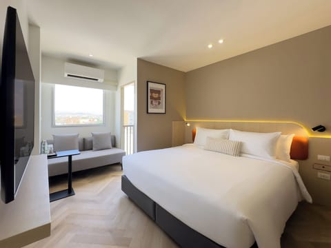 Superior King Room Only | Laptop workspace, blackout drapes, free WiFi