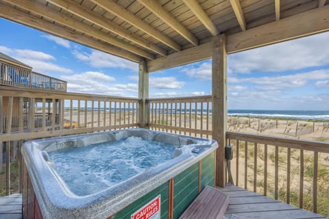 Surf or Sound Realty - 6 - Vista - Hot Tub