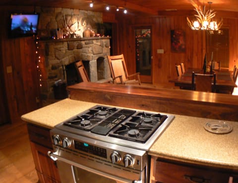 Kitchen/Keeping room