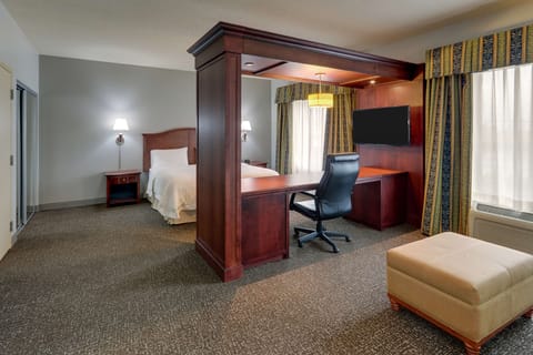 Suite, 1 King Bed Studio, Accessible (Mobility, Roll-in Shower) | Premium bedding, down comforters, pillowtop beds, in-room safe