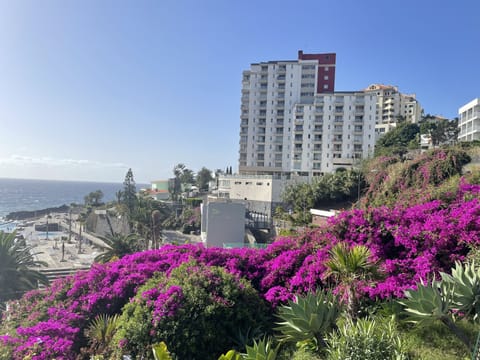 Funchal Waterfront apartment with sea access