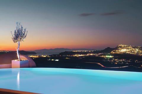 Luxury Villa, Jetted Tub, Sea View | Egyptian cotton sheets, premium bedding, down comforters