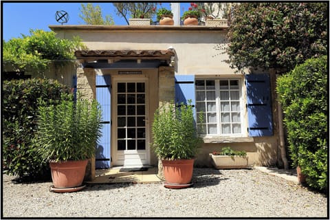 Front Entry into Lounge