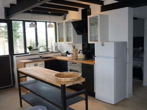 Black and white kitchen