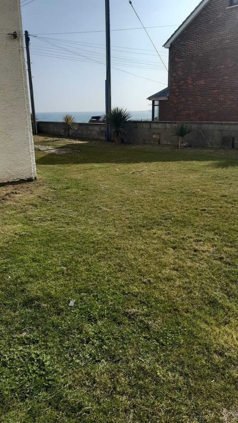 Basic Apartment, Private Bathroom, Sea View | Garden