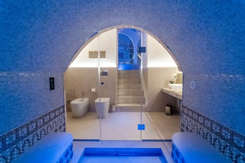 Luxury Studio Suite | Premium bedding, free minibar items, in-room safe, desk