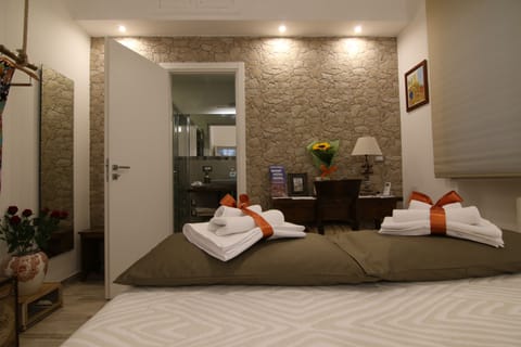 1 bedroom, premium bedding, down comforters, individually furnished