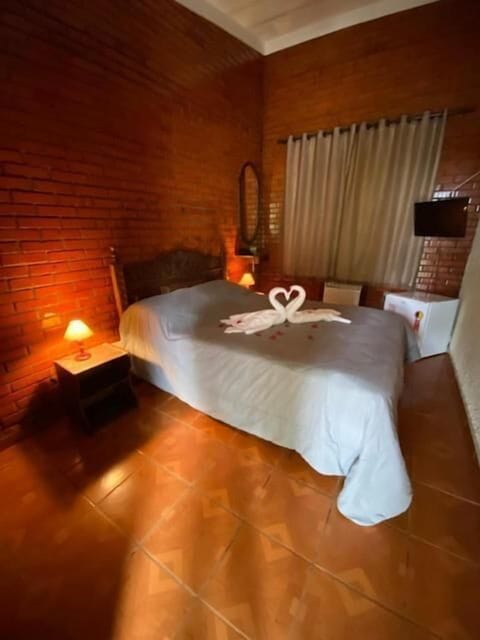 Minibar, free WiFi, bed sheets