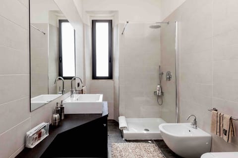 Superior Double Room, Private Bathroom, Garden View | Bathroom | Shower, rainfall showerhead, free toiletries, hair dryer