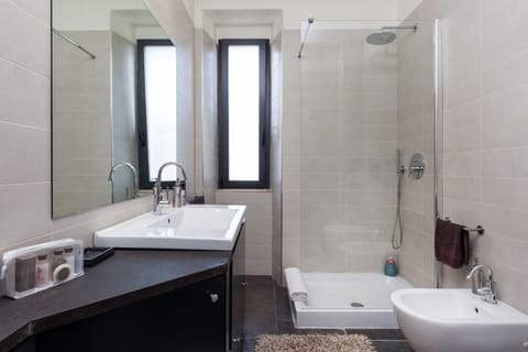 Superior Double Room, Private Bathroom, Garden View | Bathroom | Shower, rainfall showerhead, free toiletries, hair dryer