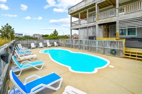 Surf-or-Sound-Realty-300-Dancing-Dunes-Pool-Area-4
