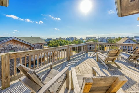 Surf or Sound Realty - 573 - Lou's Retreat - Deck -2