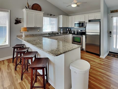 Kitchen - Countertop Seating